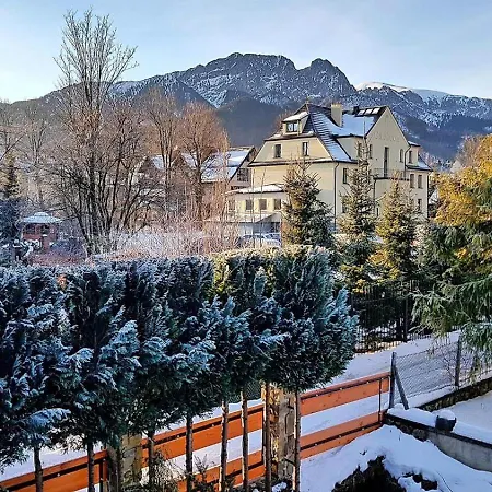 Krupowki Z Widokiem Na Giewont بيت للعطل زاكوباني